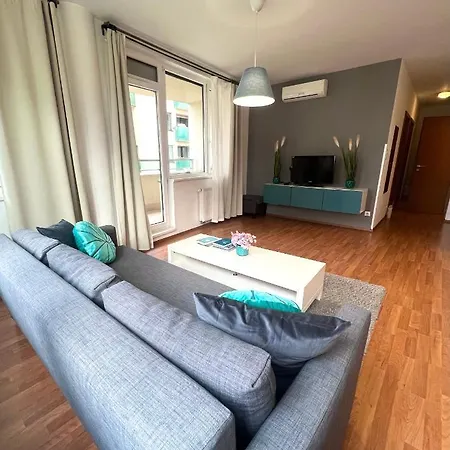 Lotus Corvin Apartment *